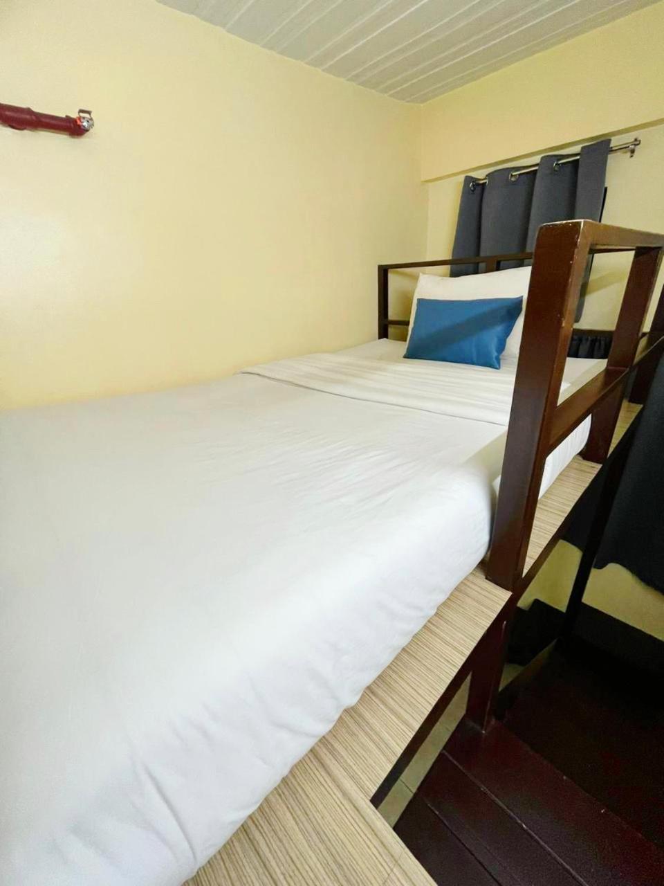 Airobedz Manila - A Value Hotel Exterior foto